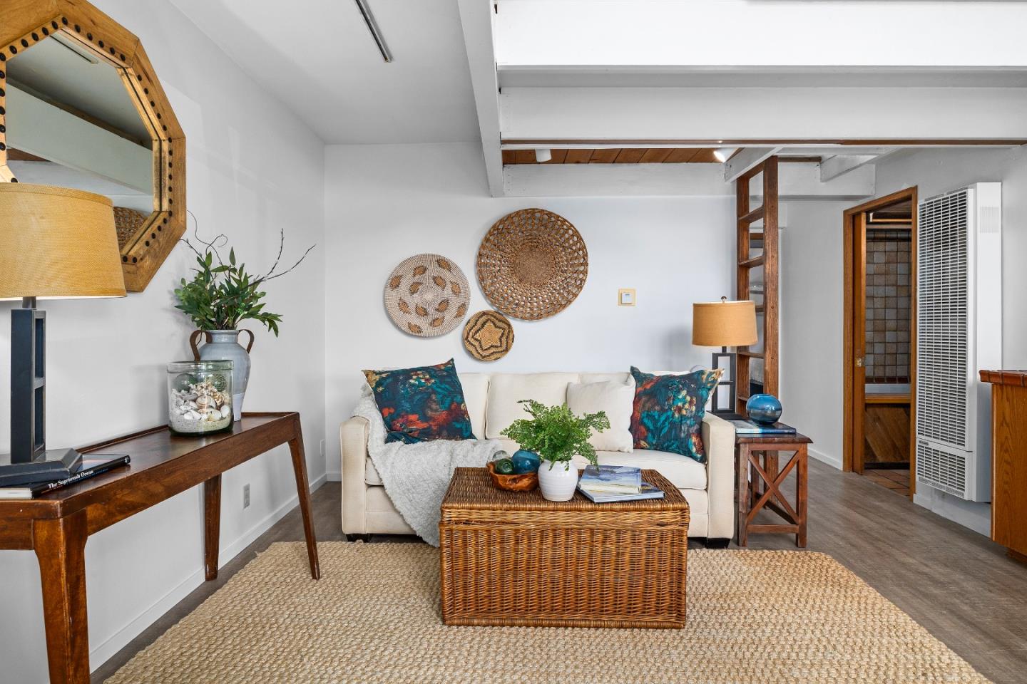 Detail Gallery Image 7 of 77 For 360 36th Ave, Santa Cruz,  CA 95062 - 8 Beds | 4 Baths