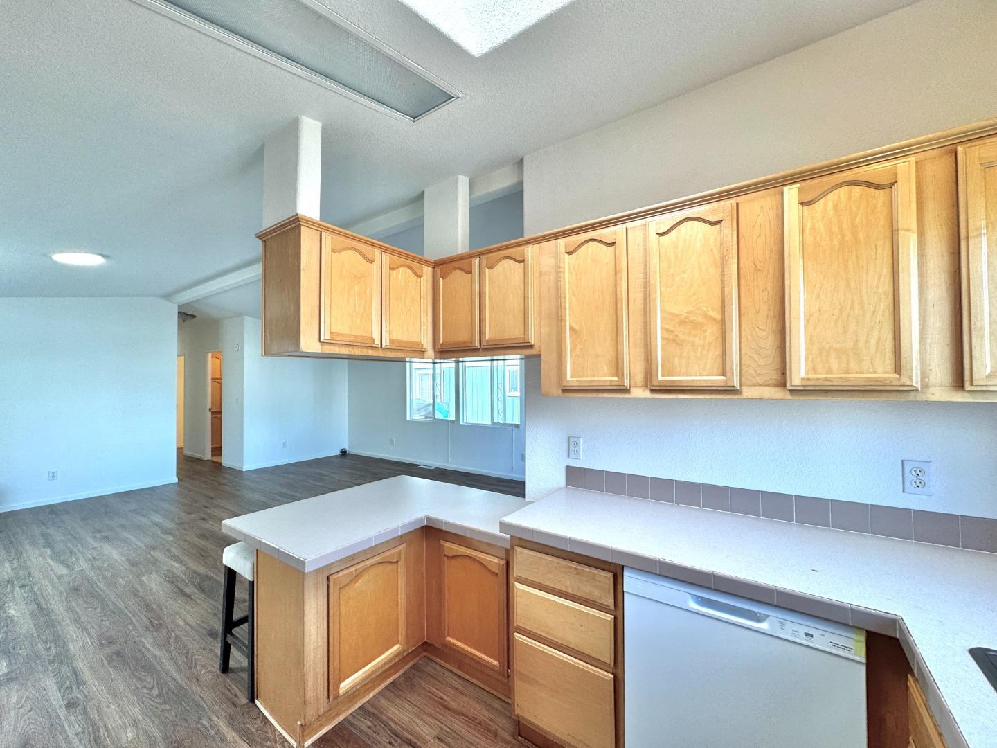 Detail Gallery Image 6 of 21 For 23 Sea Breeze Dr #23,  Half Moon Bay,  CA 94019 - 3 Beds | 2 Baths