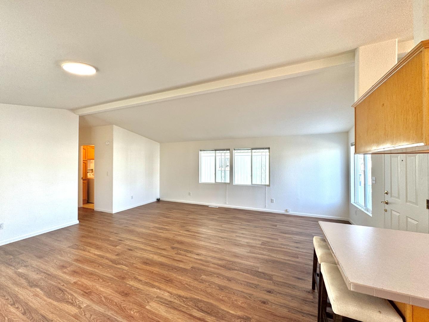 Detail Gallery Image 7 of 21 For 23 Sea Breeze Dr #23,  Half Moon Bay,  CA 94019 - 3 Beds | 2 Baths