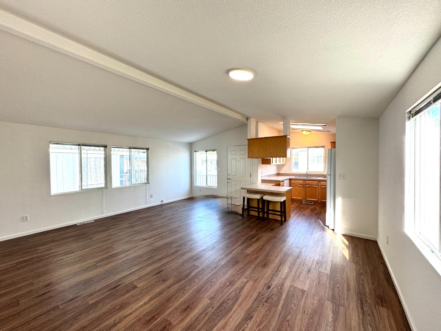Detail Gallery Image 8 of 21 For 23 Sea Breeze Dr #23,  Half Moon Bay,  CA 94019 - 3 Beds | 2 Baths