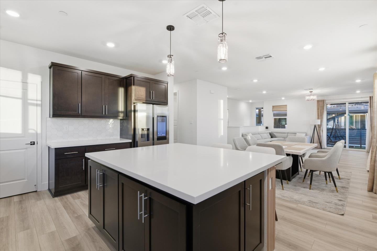 Detail Gallery Image 12 of 32 For 6382 Dove Ave, Dublin,  CA 94568 - 4 Beds | 3/1 Baths