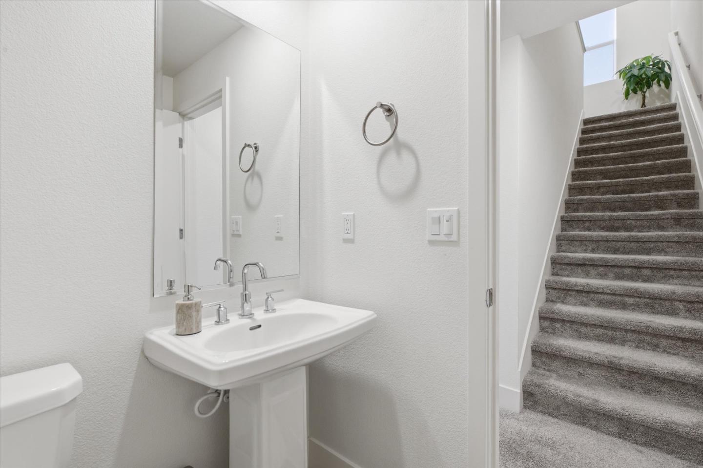 Detail Gallery Image 13 of 32 For 6382 Dove Ave, Dublin,  CA 94568 - 4 Beds | 3/1 Baths