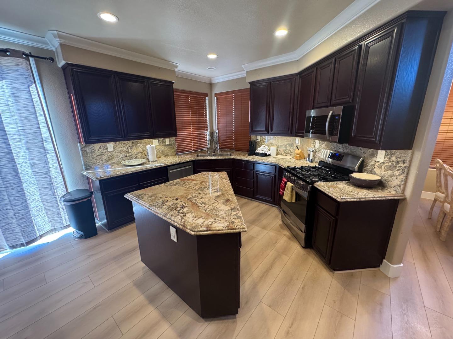 Detail Gallery Image 21 of 50 For 10 Rhine Cir, Salinas,  CA 93906 - 3 Beds | 2 Baths