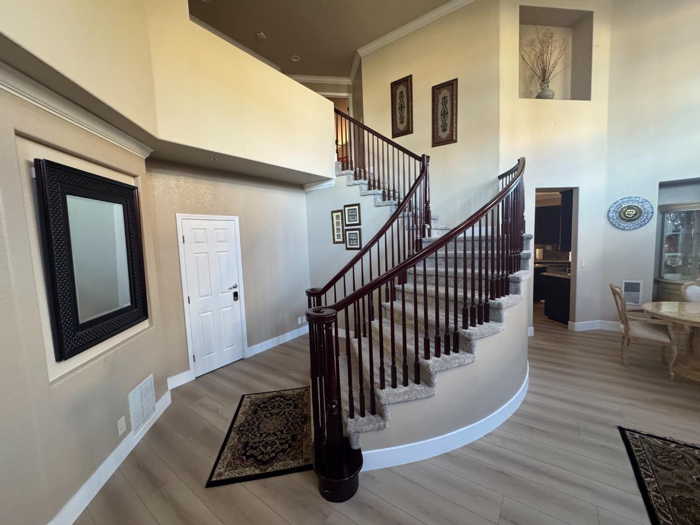 Detail Gallery Image 9 of 50 For 10 Rhine Cir, Salinas,  CA 93906 - 3 Beds | 2 Baths