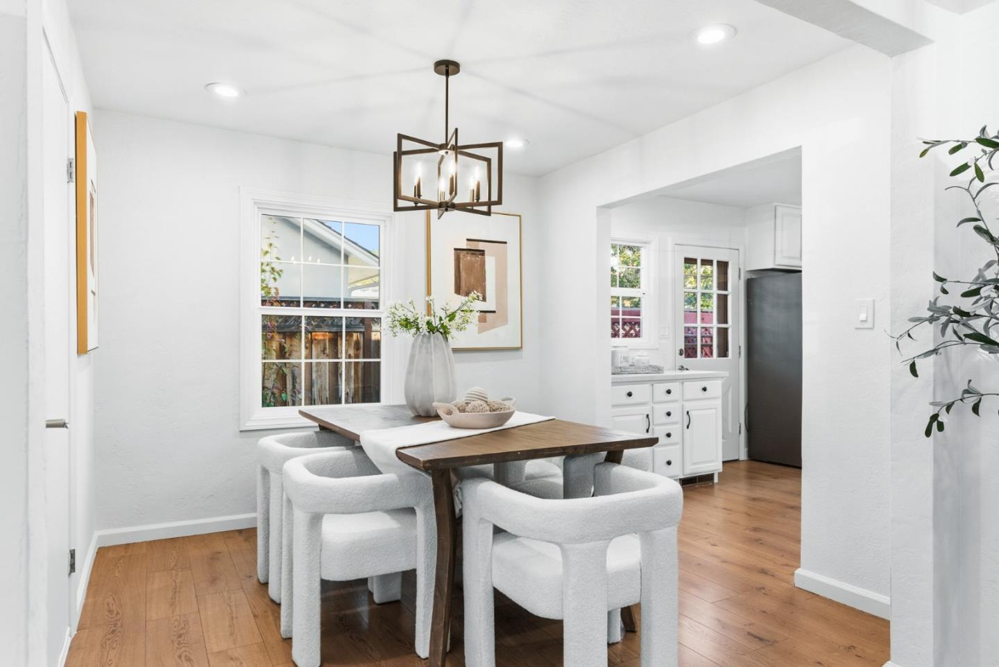 Detail Gallery Image 10 of 68 For 2920 Fresno St, Santa Clara,  CA 95051 - 4 Beds | 2 Baths