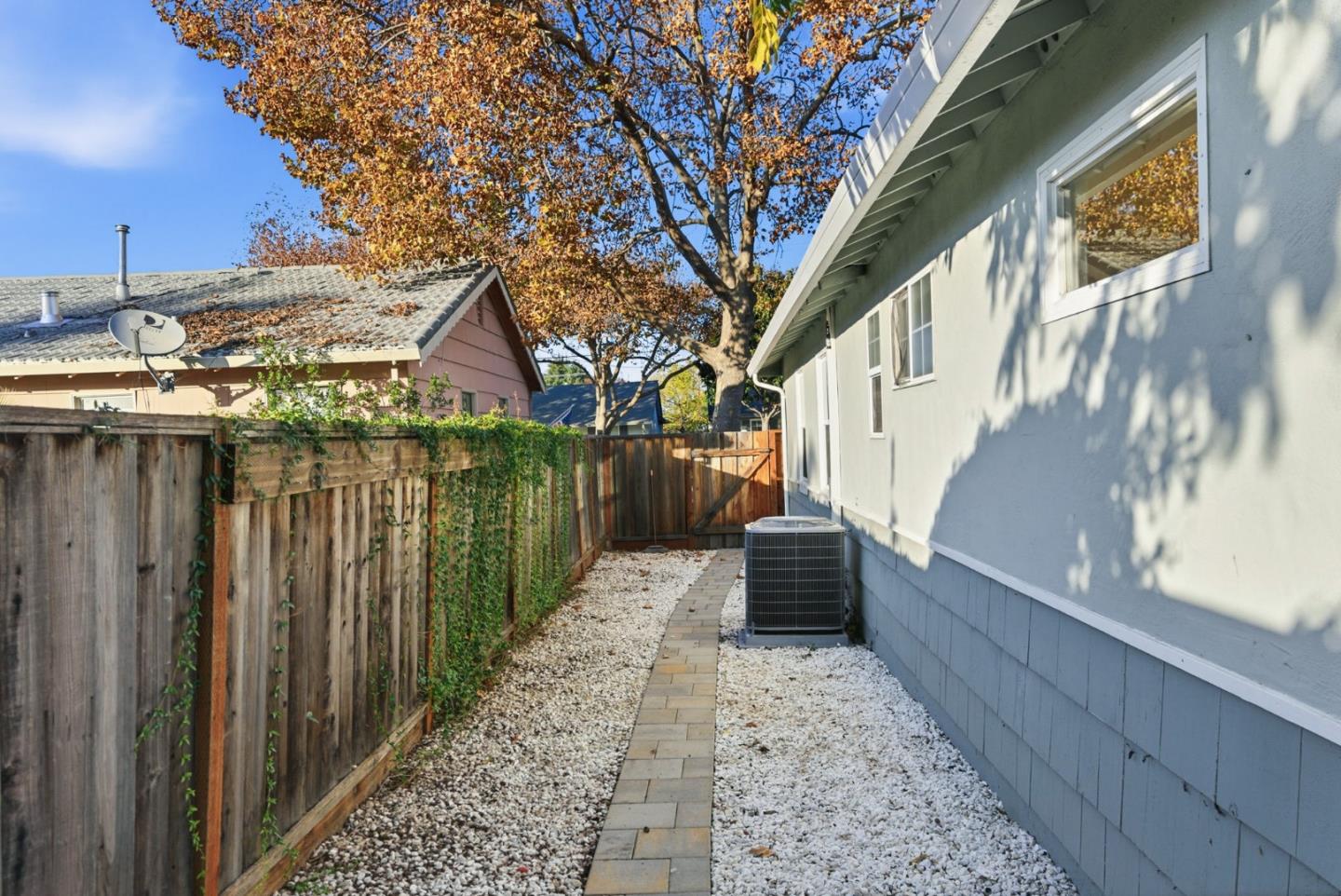 Detail Gallery Image 51 of 68 For 2920 Fresno St, Santa Clara,  CA 95051 - 4 Beds | 2 Baths