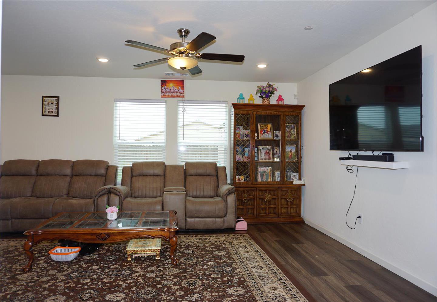 Detail Gallery Image 11 of 38 For 405 Greene Way, Los Banos,  CA 93635 - 3 Beds | 2/1 Baths