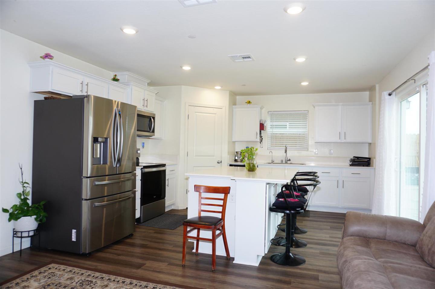 Detail Gallery Image 15 of 38 For 405 Greene Way, Los Banos,  CA 93635 - 3 Beds | 2/1 Baths