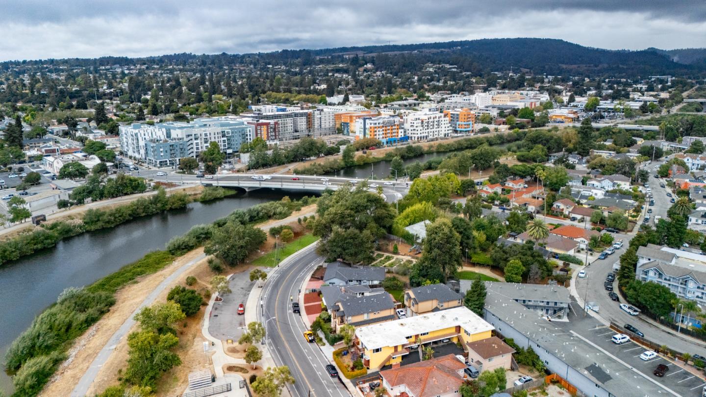 Detail Gallery Image 4 of 22 For 238 San Lorenzo Blvd, Santa Cruz,  CA 95060 - – Beds | – Baths