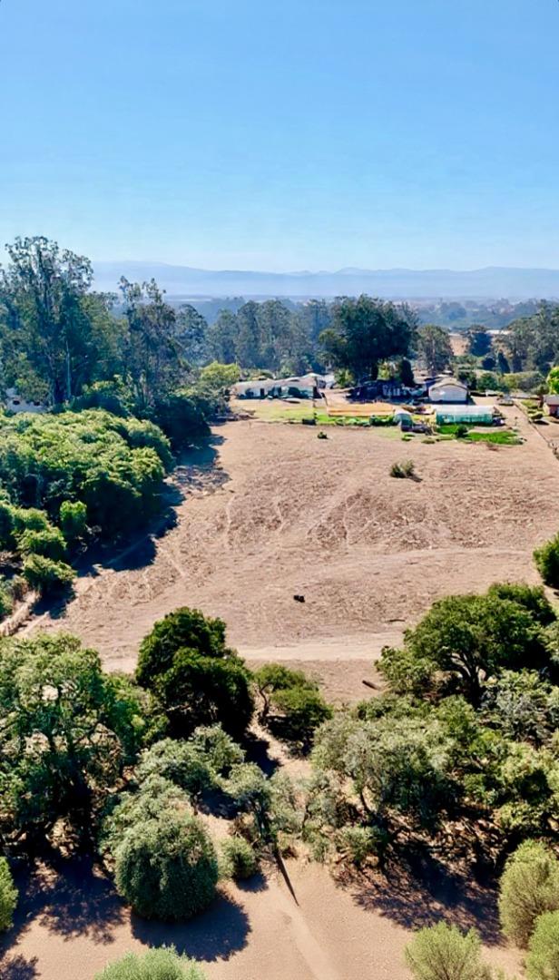 Detail Gallery Image 2 of 2 For 17049 Mcguffie Rd, Salinas,  CA 93907 - 5 Beds | 2 Baths