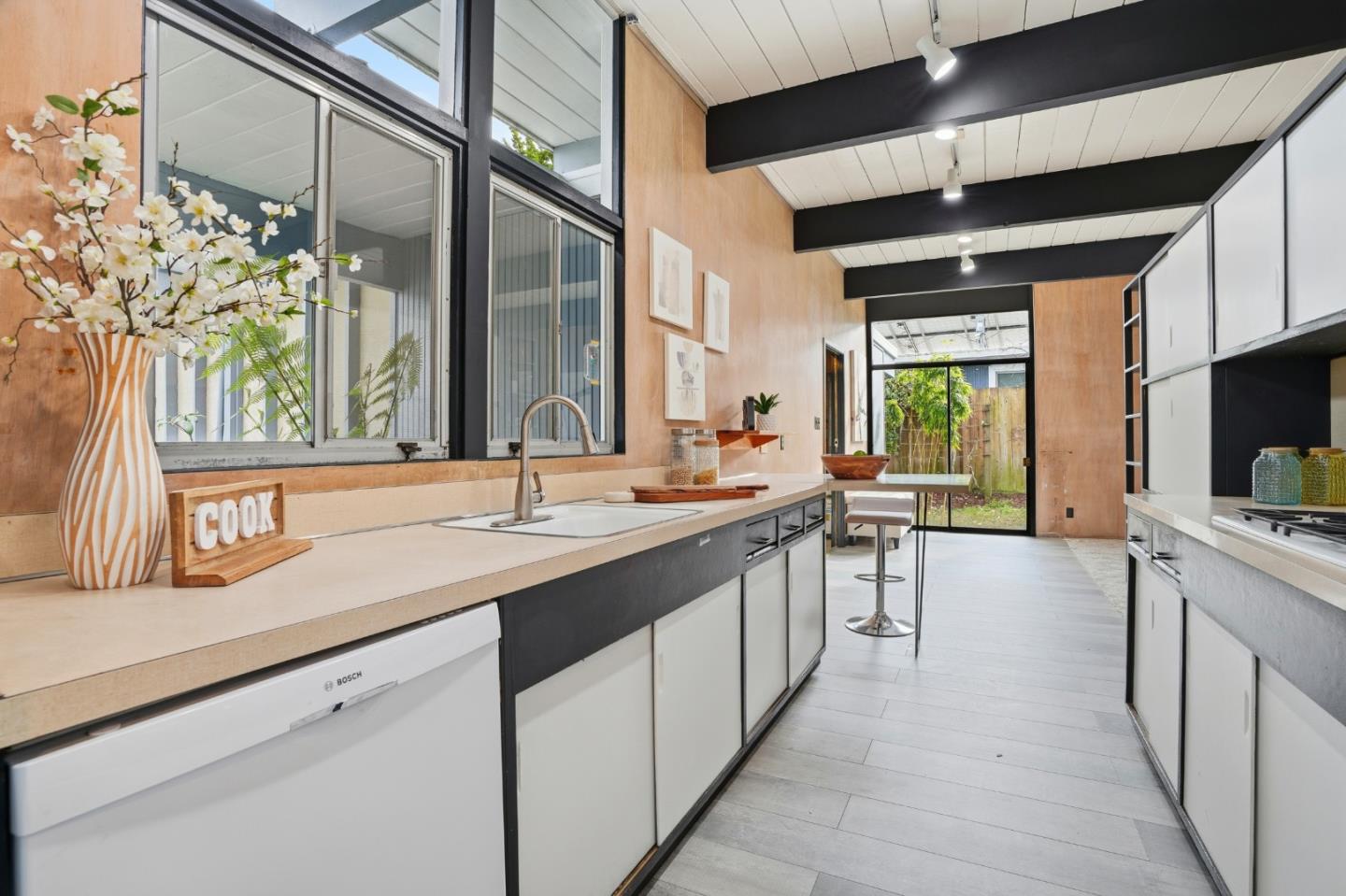 Detail Gallery Image 9 of 34 For 1712 Lexington Ave, San Mateo,  CA 94402 - 4 Beds | 2 Baths