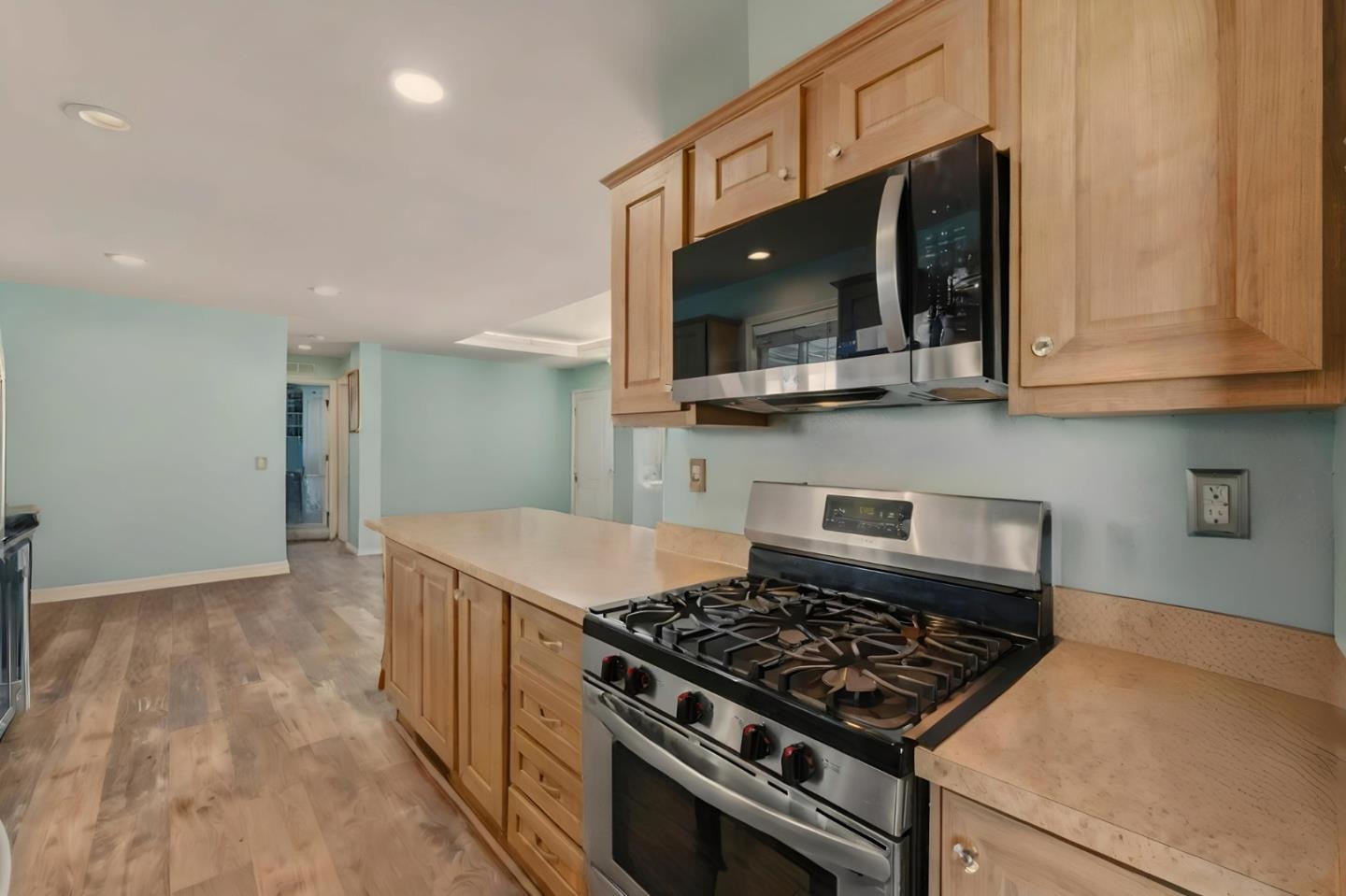 Detail Gallery Image 11 of 31 For 789 Green Valley Road Rd #108,  Watsonville,  CA 95076 - 3 Beds | 2 Baths