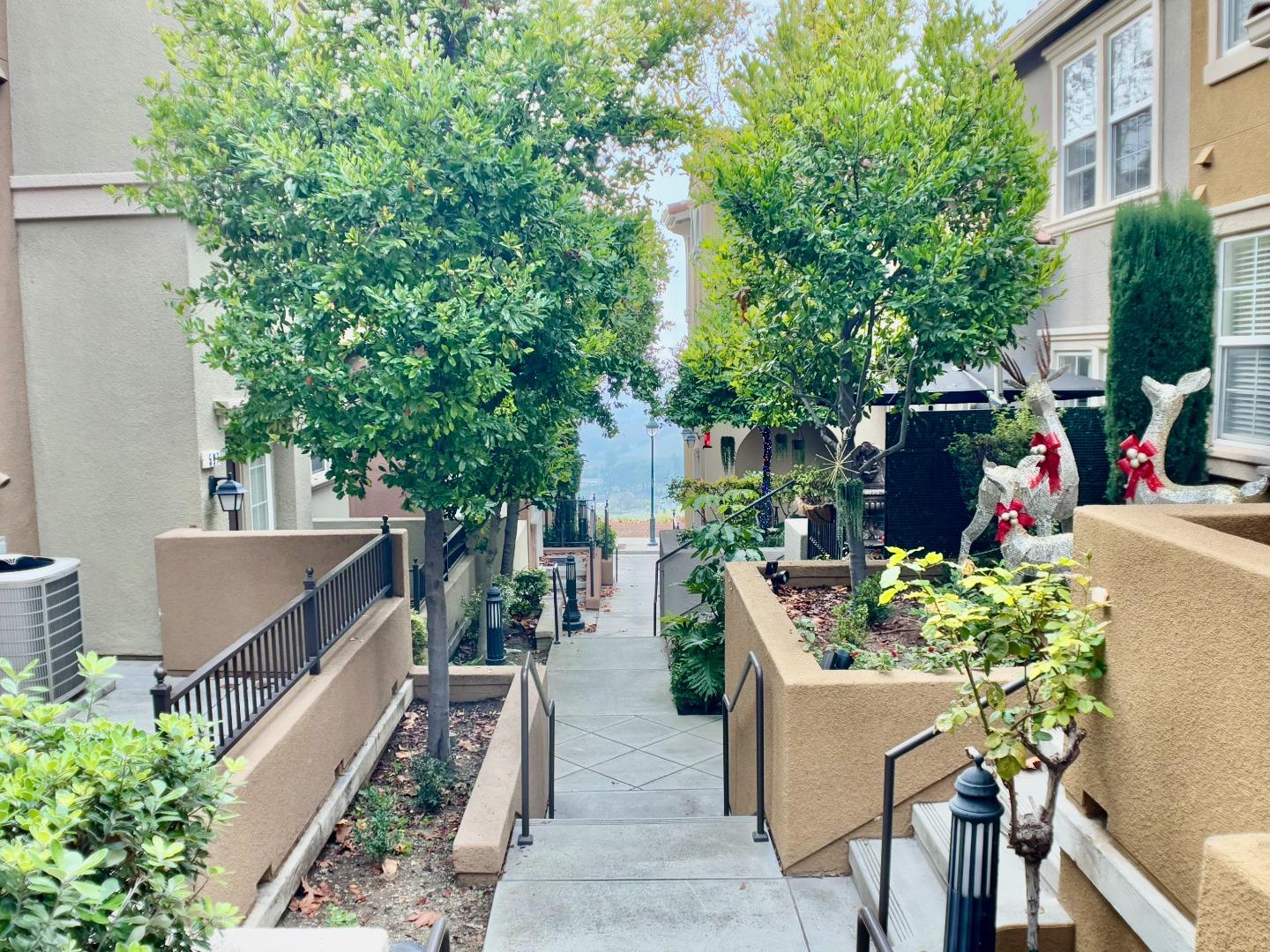 Detail Gallery Image 5 of 35 For 629 Adeline Ave, San Jose,  CA 95136 - 2 Beds | 2 Baths