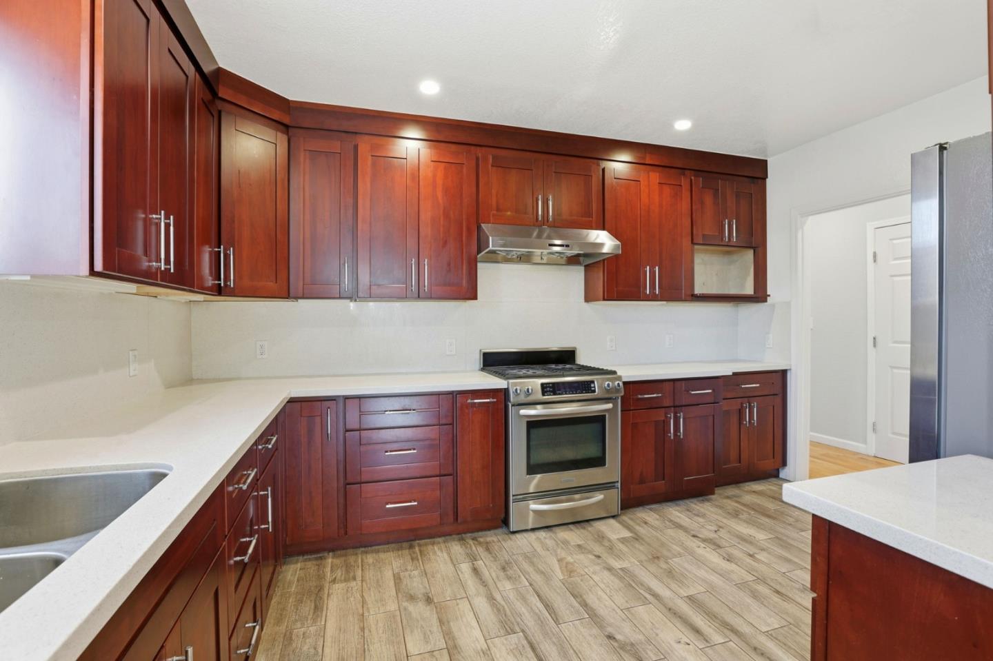 Detail Gallery Image 11 of 58 For 75 Gambetta St, Daly City,  CA 94014 - 6 Beds | 4 Baths