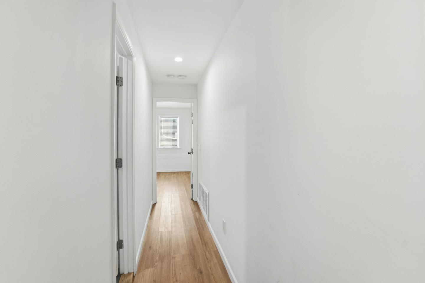 Detail Gallery Image 25 of 58 For 75 Gambetta St, Daly City,  CA 94014 - 6 Beds | 4 Baths