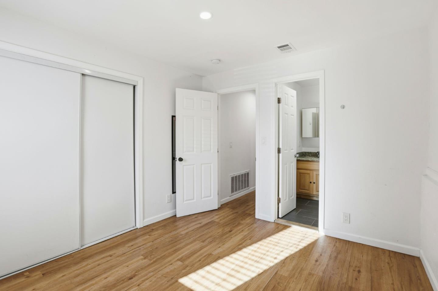 Detail Gallery Image 36 of 58 For 75 Gambetta St, Daly City,  CA 94014 - 6 Beds | 4 Baths