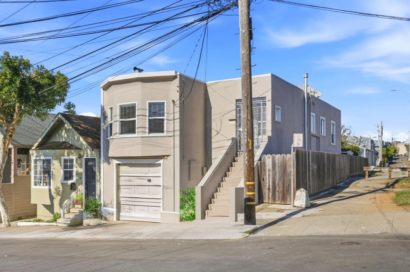 Detail Gallery Image 4 of 58 For 75 Gambetta St, Daly City,  CA 94014 - 6 Beds | 4 Baths