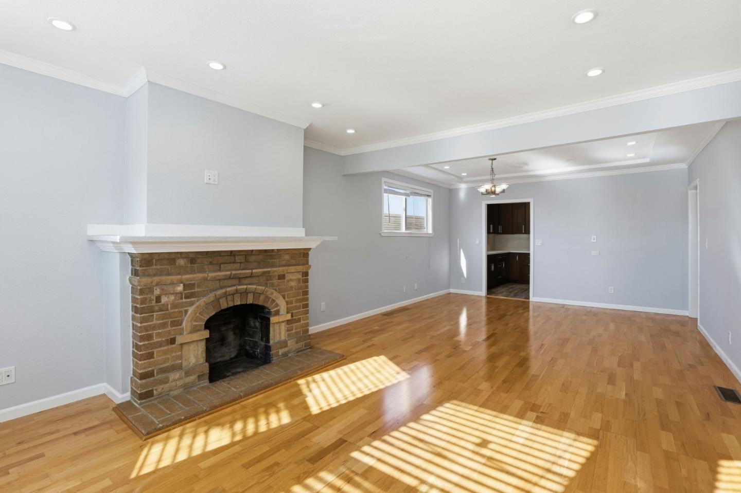 Detail Gallery Image 9 of 58 For 75 Gambetta St, Daly City,  CA 94014 - 6 Beds | 4 Baths