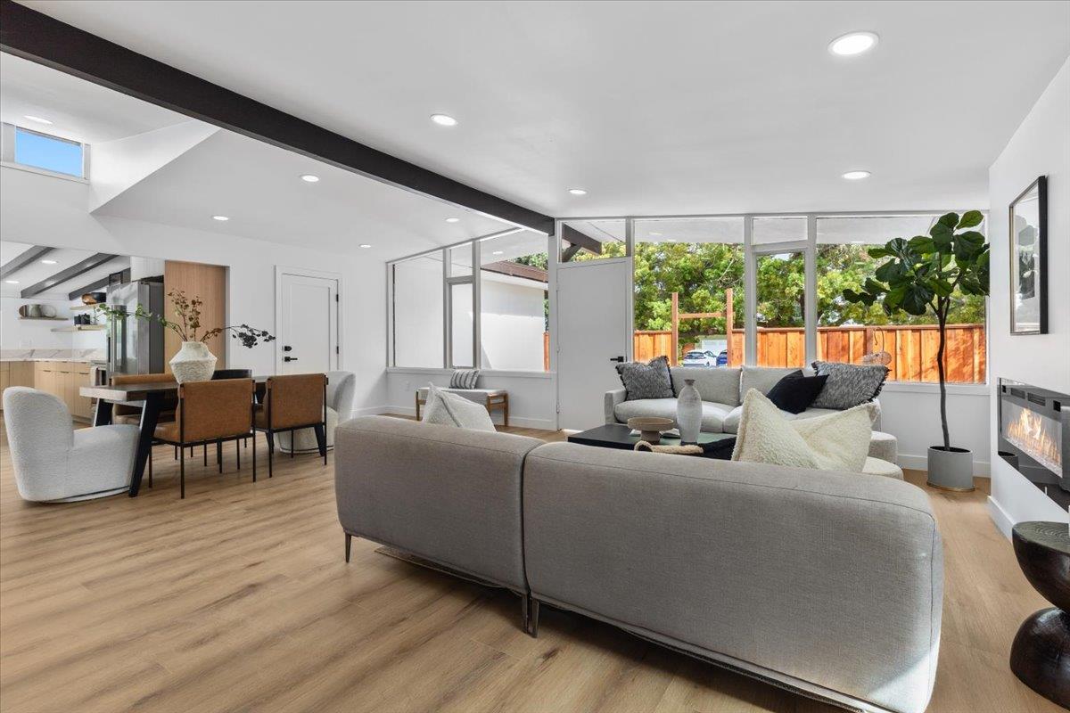 Detail Gallery Image 6 of 26 For 2375 Adele Ave, Mountain View,  CA 94043 - 3 Beds | 2 Baths