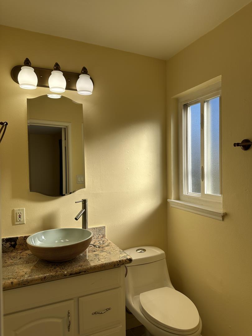 Detail Gallery Image 12 of 26 For 1934 Foxworthy Ave, San Jose,  CA 95124 - 3 Beds | 2 Baths