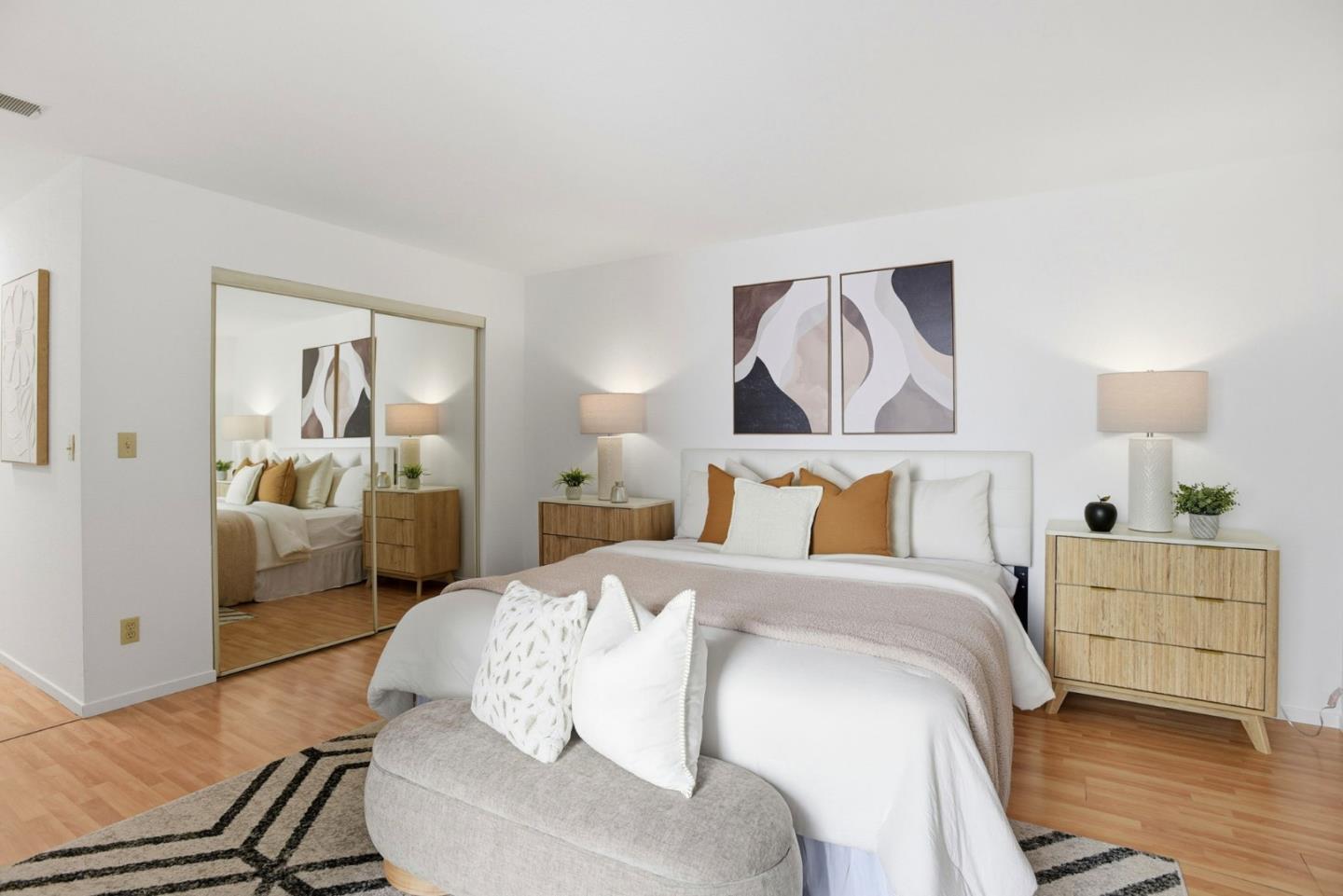 Detail Gallery Image 13 of 20 For 142 Mission Dr, East Palo Alto,  CA 94303 - 2 Beds | 2 Baths