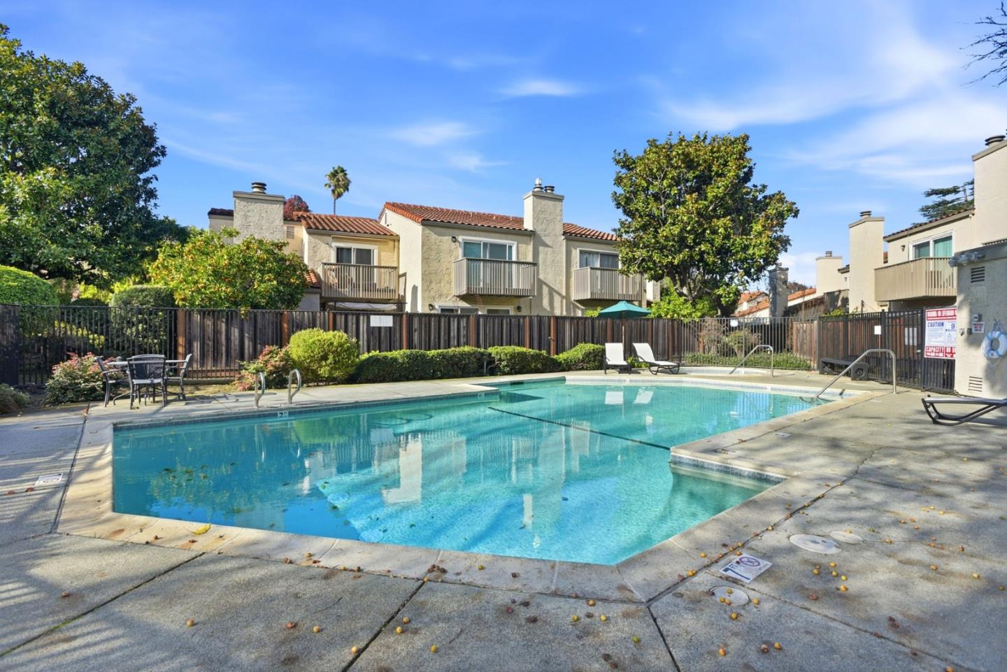 Detail Gallery Image 18 of 20 For 142 Mission Dr, East Palo Alto,  CA 94303 - 2 Beds | 2 Baths