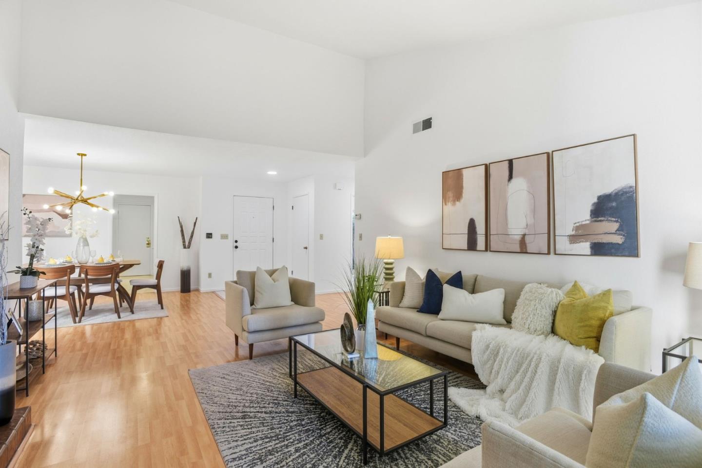 Detail Gallery Image 3 of 20 For 142 Mission Dr, East Palo Alto,  CA 94303 - 2 Beds | 2 Baths