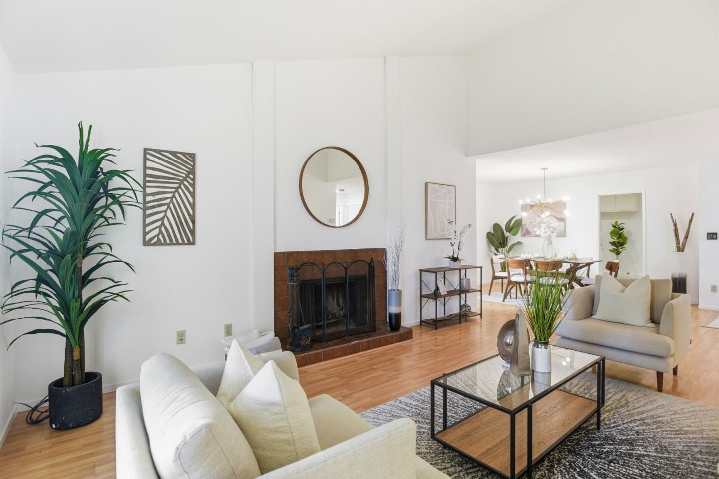 Detail Gallery Image 5 of 20 For 142 Mission Dr, East Palo Alto,  CA 94303 - 2 Beds | 2 Baths