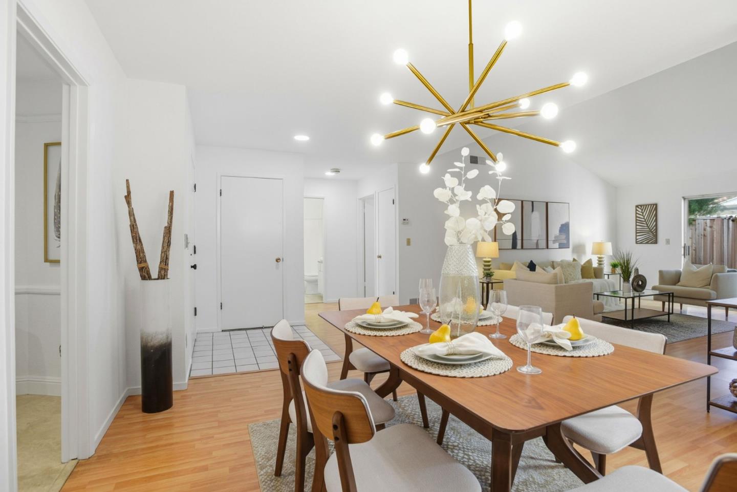 Detail Gallery Image 7 of 20 For 142 Mission Dr, East Palo Alto,  CA 94303 - 2 Beds | 2 Baths