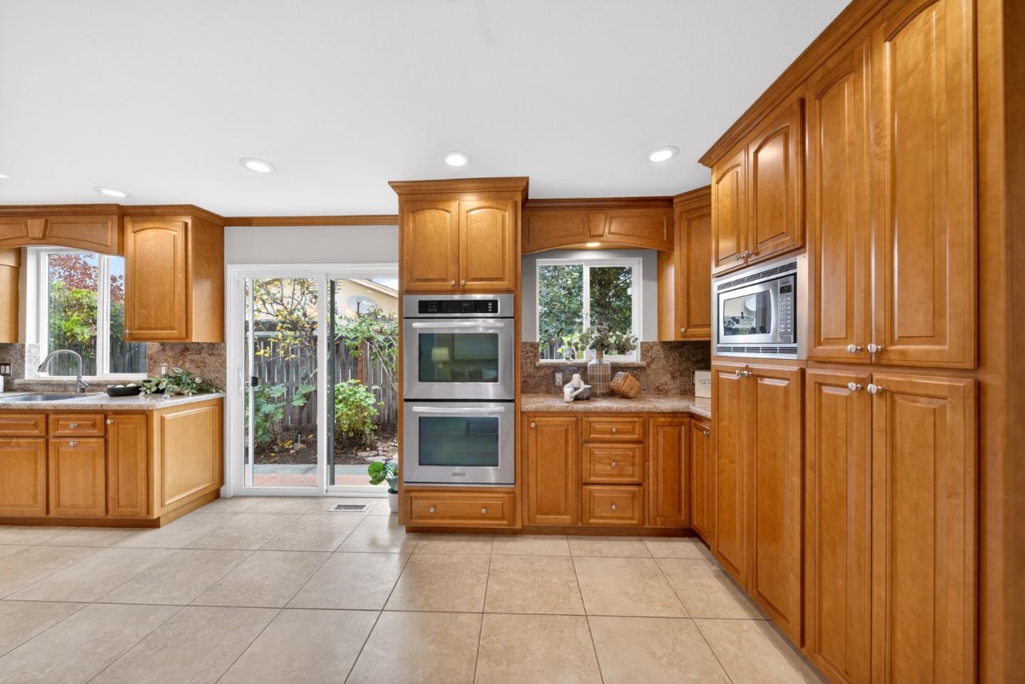 Detail Gallery Image 12 of 117 For 10155 Western Dr, Cupertino,  CA 95014 - 4 Beds | 3 Baths