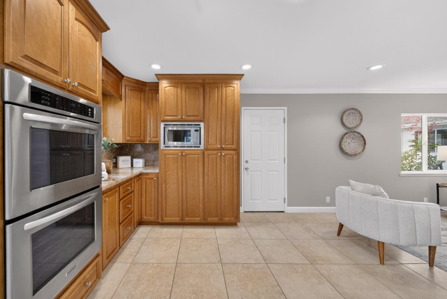 Detail Gallery Image 13 of 117 For 10155 Western Dr, Cupertino,  CA 95014 - 4 Beds | 3 Baths