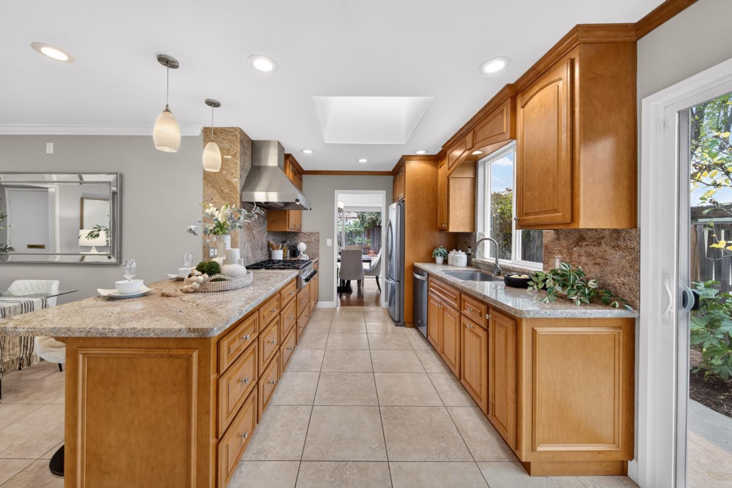 Detail Gallery Image 14 of 117 For 10155 Western Dr, Cupertino,  CA 95014 - 4 Beds | 3 Baths