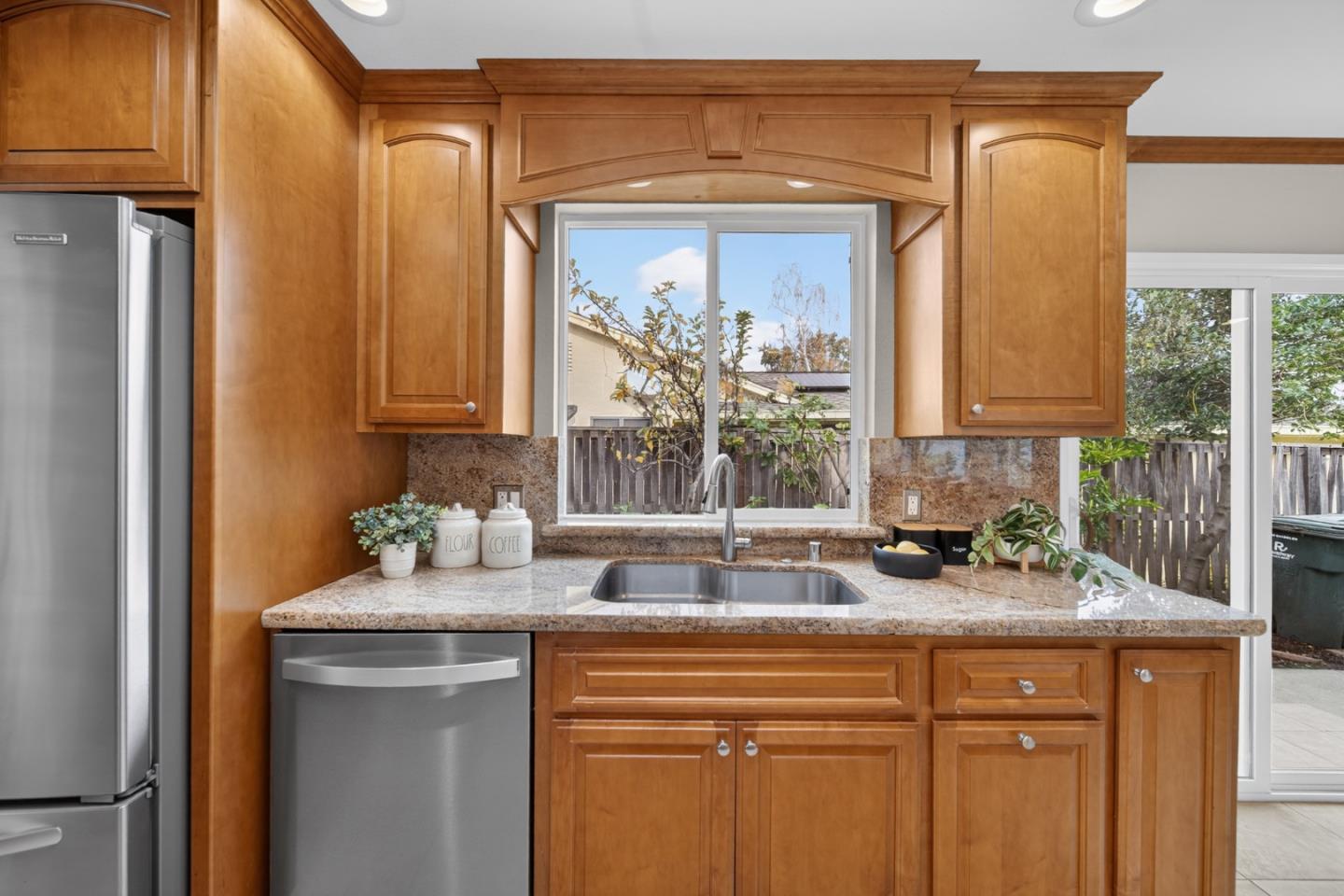 Detail Gallery Image 21 of 117 For 10155 Western Dr, Cupertino,  CA 95014 - 4 Beds | 3 Baths