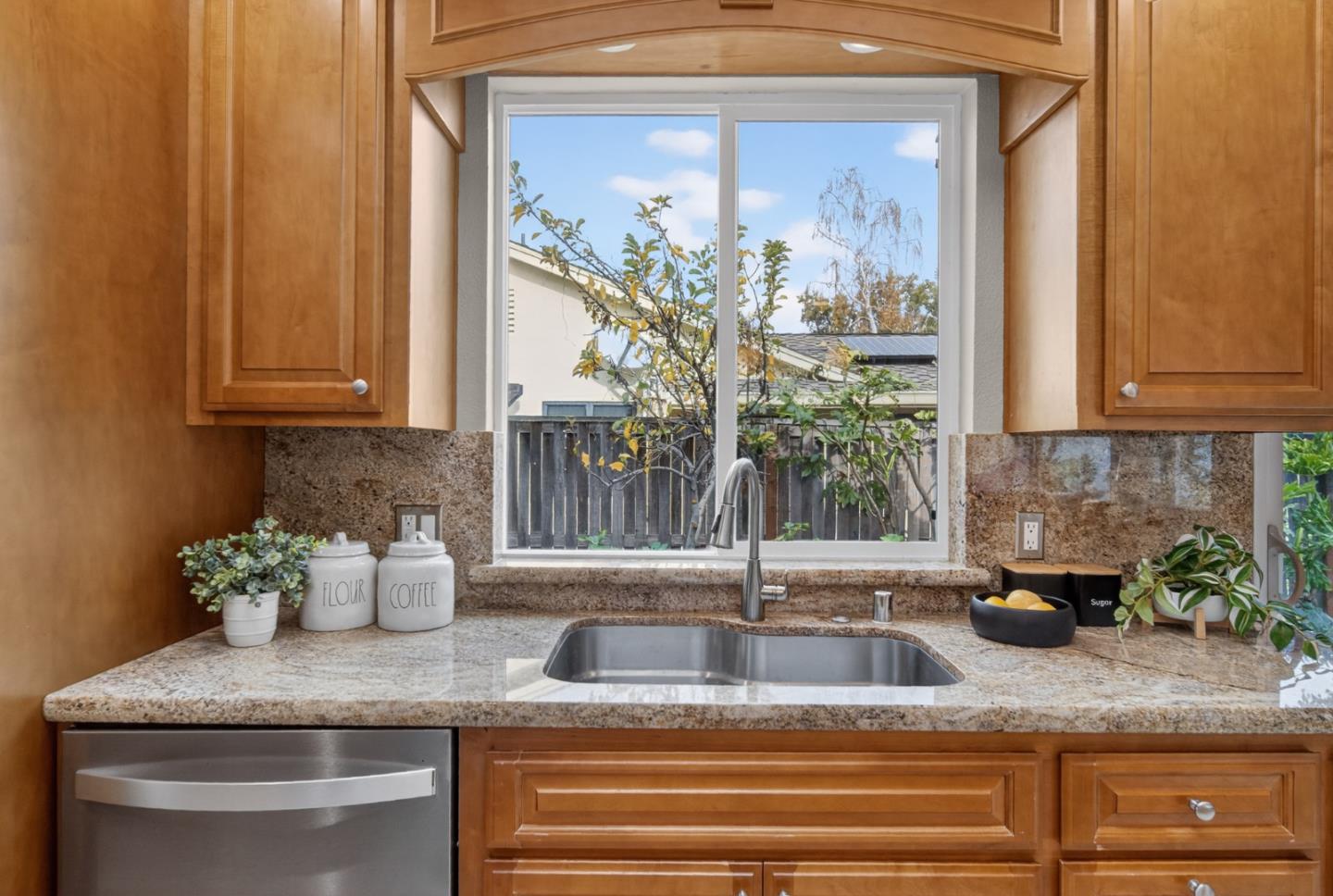 Detail Gallery Image 22 of 117 For 10155 Western Dr, Cupertino,  CA 95014 - 4 Beds | 3 Baths