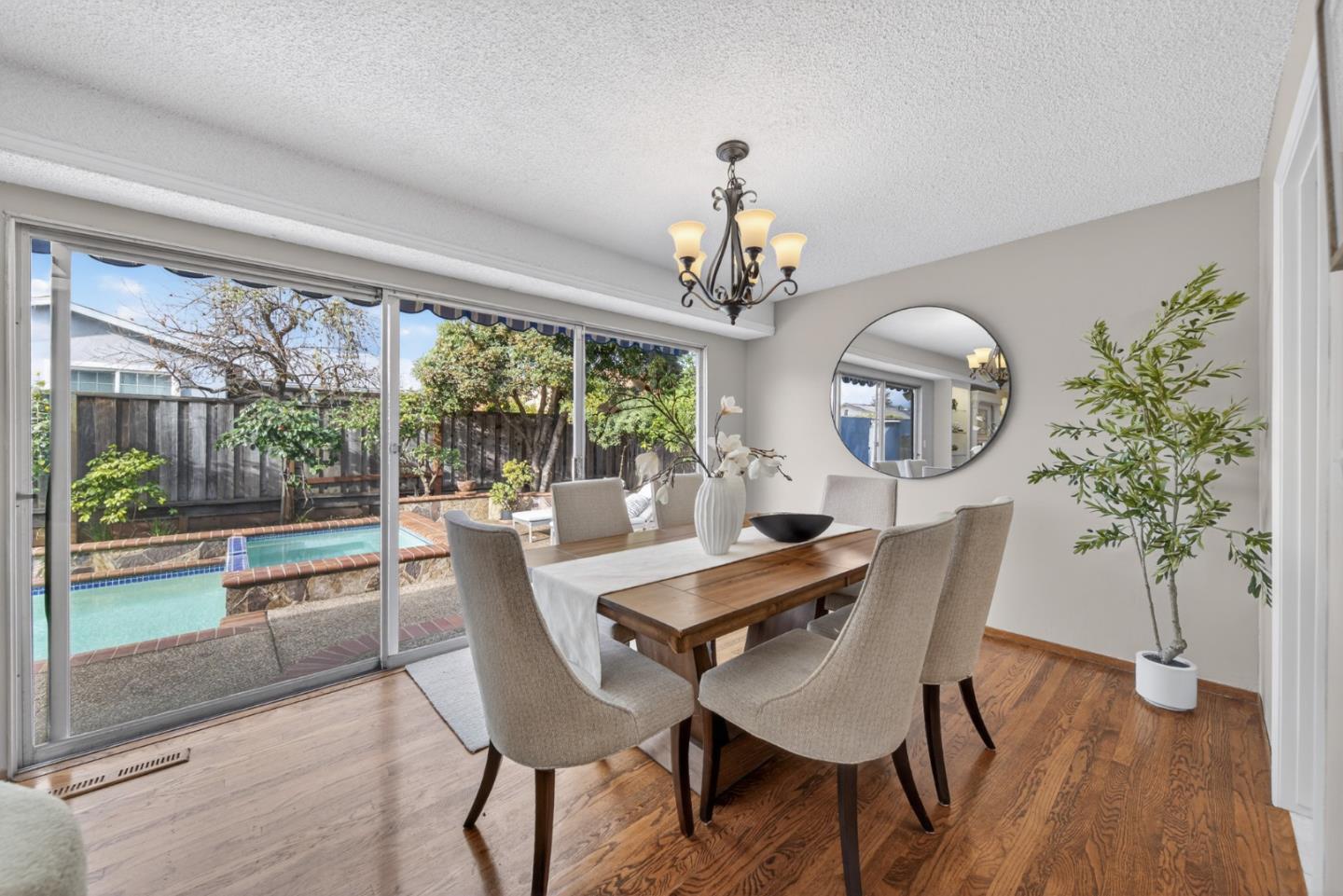 Detail Gallery Image 24 of 117 For 10155 Western Dr, Cupertino,  CA 95014 - 4 Beds | 3 Baths