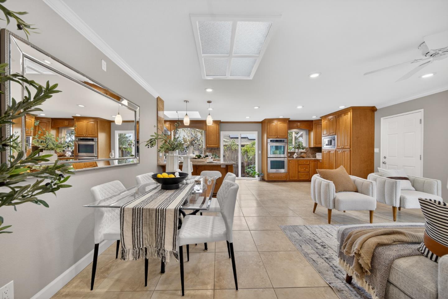 Detail Gallery Image 8 of 117 For 10155 Western Dr, Cupertino,  CA 95014 - 4 Beds | 3 Baths