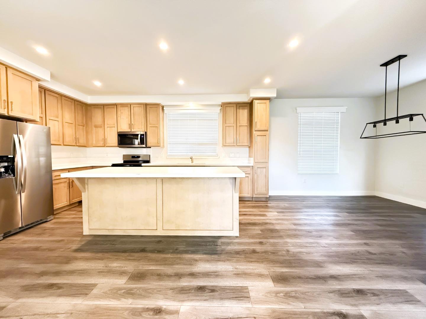 Detail Gallery Image 14 of 30 For 430 Giannotta Way #430,  San Jose,  CA 95133 - 3 Beds | 2 Baths