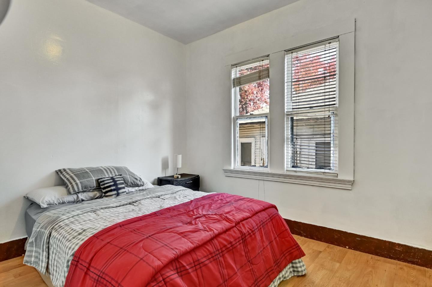 Detail Gallery Image 10 of 24 For 2819 E 23rd St, Oakland,  CA 94601 - 3 Beds | 2 Baths