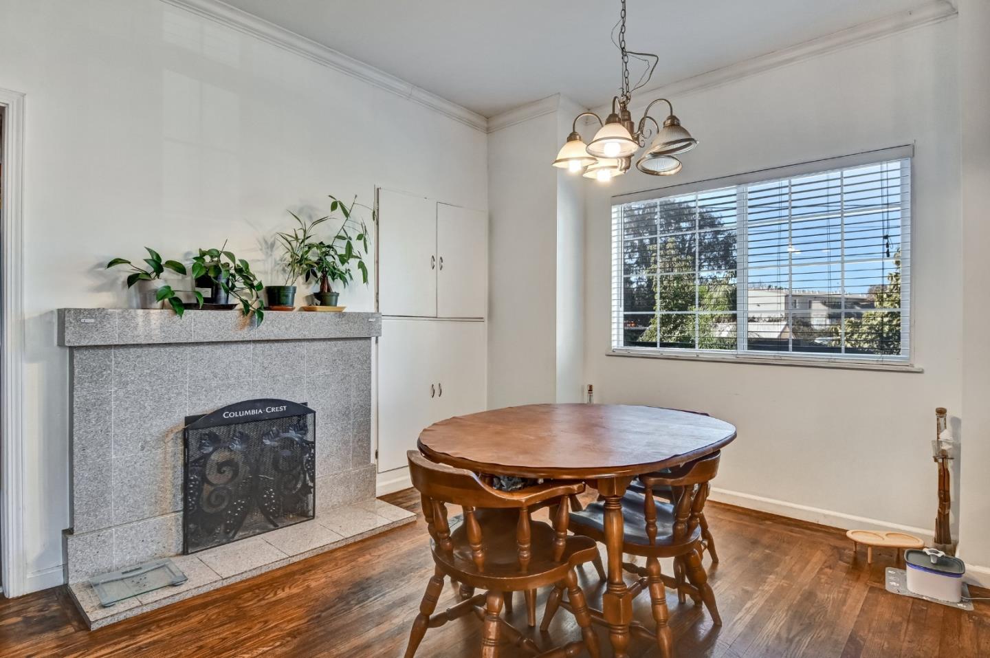 Detail Gallery Image 5 of 24 For 2819 E 23rd St, Oakland,  CA 94601 - 3 Beds | 2 Baths