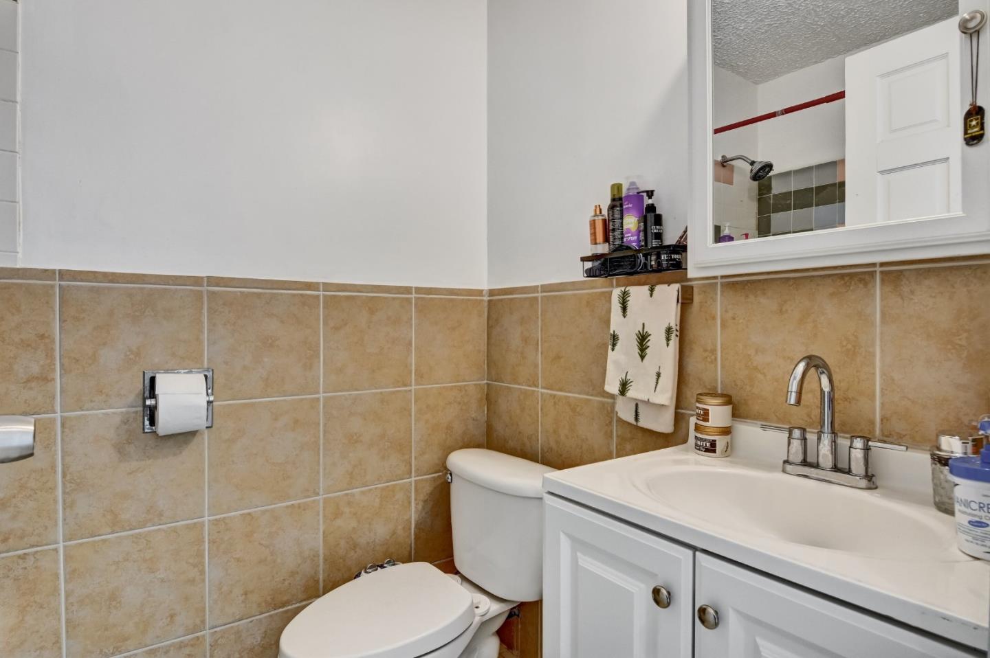 Detail Gallery Image 9 of 24 For 2819 E 23rd St, Oakland,  CA 94601 - 3 Beds | 2 Baths