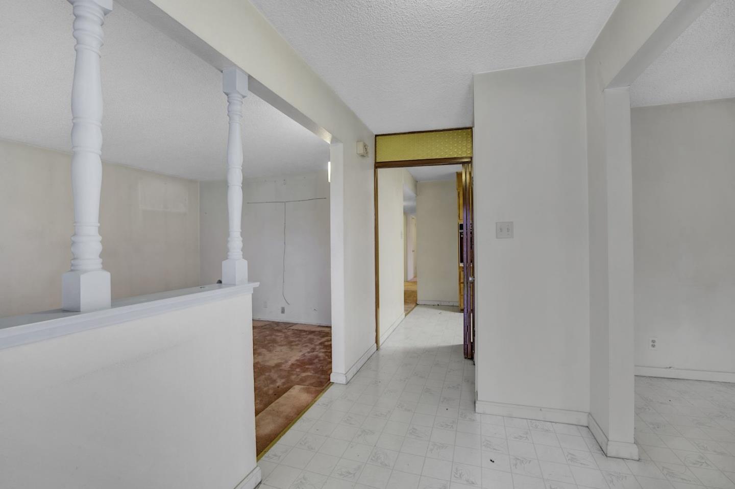 Detail Gallery Image 4 of 41 For 8734 Hermosa Ct, Stockton,  CA 95210 - 4 Beds | 2 Baths