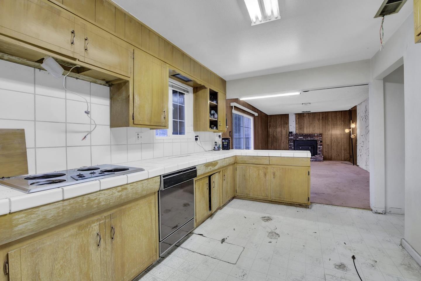 Detail Gallery Image 9 of 41 For 8734 Hermosa Ct, Stockton,  CA 95210 - 4 Beds | 2 Baths