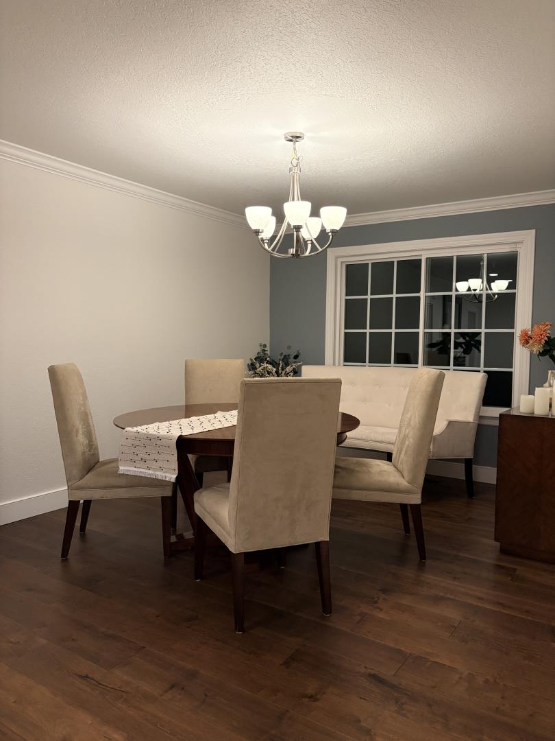 Detail Gallery Image 11 of 12 For 1204 Lubich Dr, Mountain View,  CA 94040 - 4 Beds | 2/1 Baths