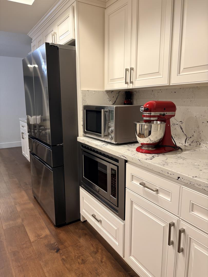 Detail Gallery Image 3 of 12 For 1204 Lubich Dr, Mountain View,  CA 94040 - 4 Beds | 2/1 Baths