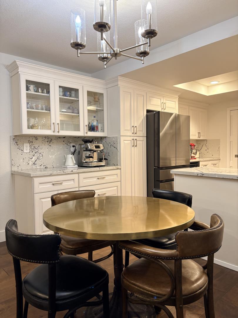 Detail Gallery Image 4 of 12 For 1204 Lubich Dr, Mountain View,  CA 94040 - 4 Beds | 2/1 Baths