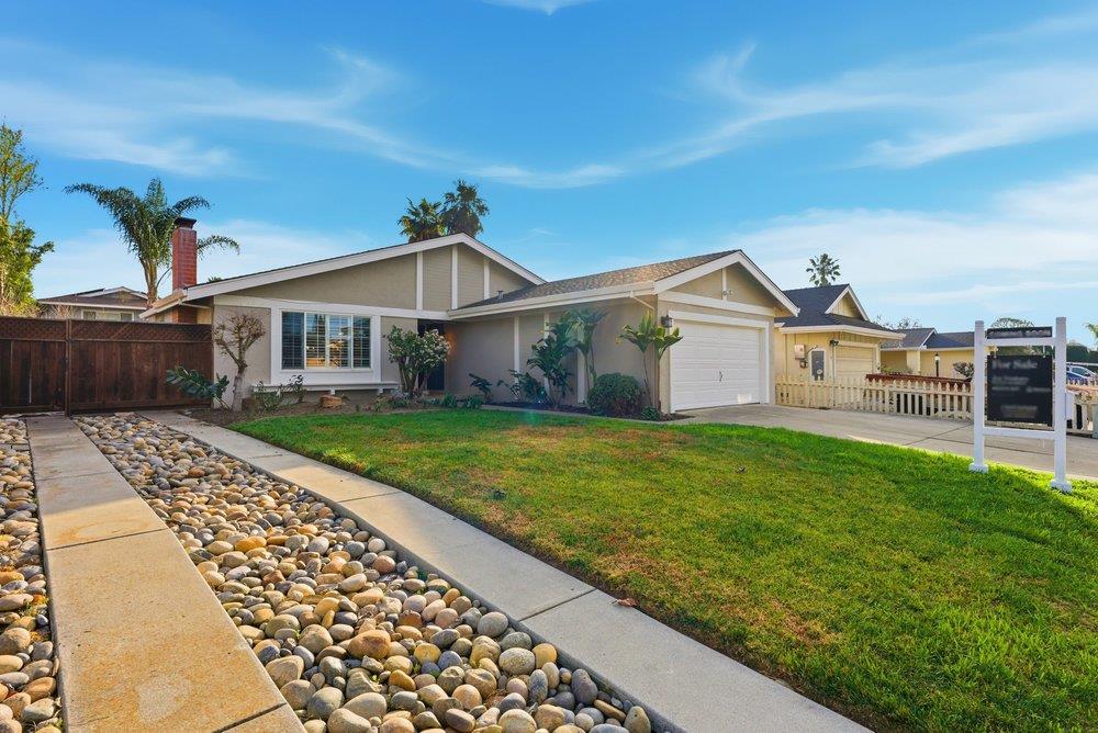 Detail Gallery Image 2 of 47 For 318 Avenida Pinos, San Jose,  CA 95123 - 2 Beds | 2 Baths