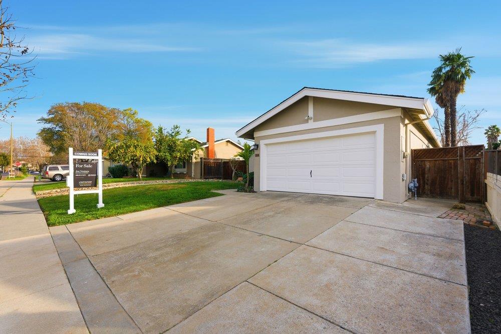 Detail Gallery Image 3 of 47 For 318 Avenida Pinos, San Jose,  CA 95123 - 2 Beds | 2 Baths