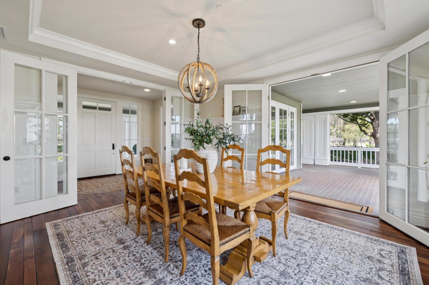 Detail Gallery Image 17 of 89 For 1450 Lakeview Ct, San Martin,  CA 95046 - 6 Beds | 5/1 Baths