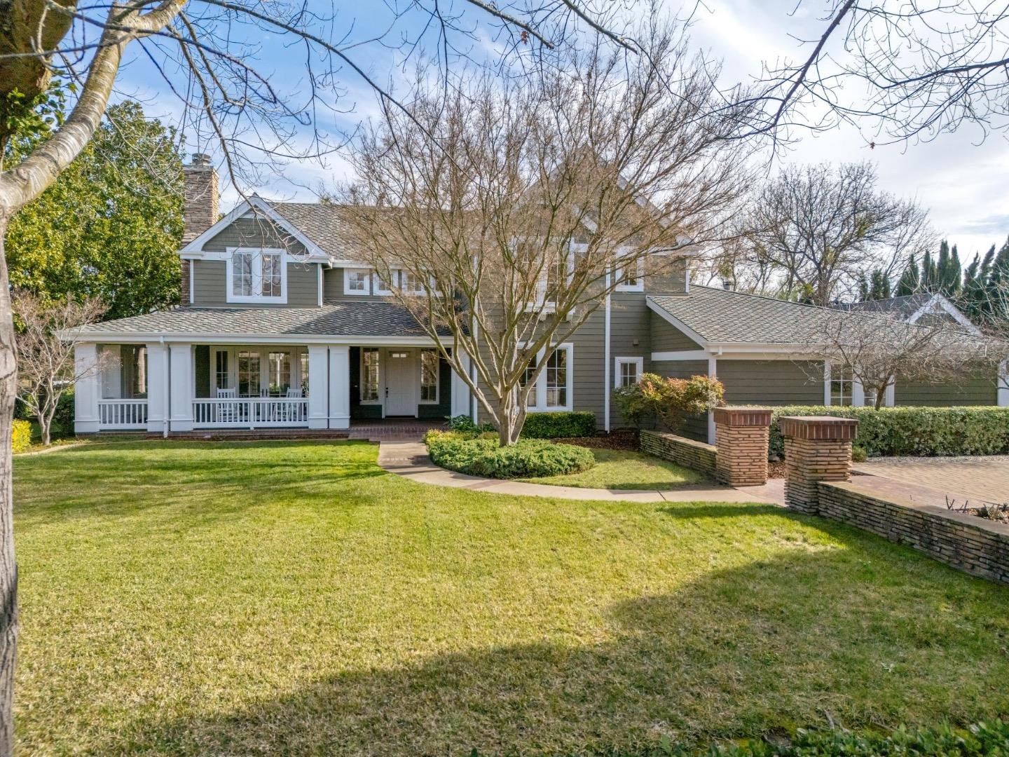 Detail Gallery Image 3 of 89 For 1450 Lakeview Ct, San Martin,  CA 95046 - 6 Beds | 5/1 Baths