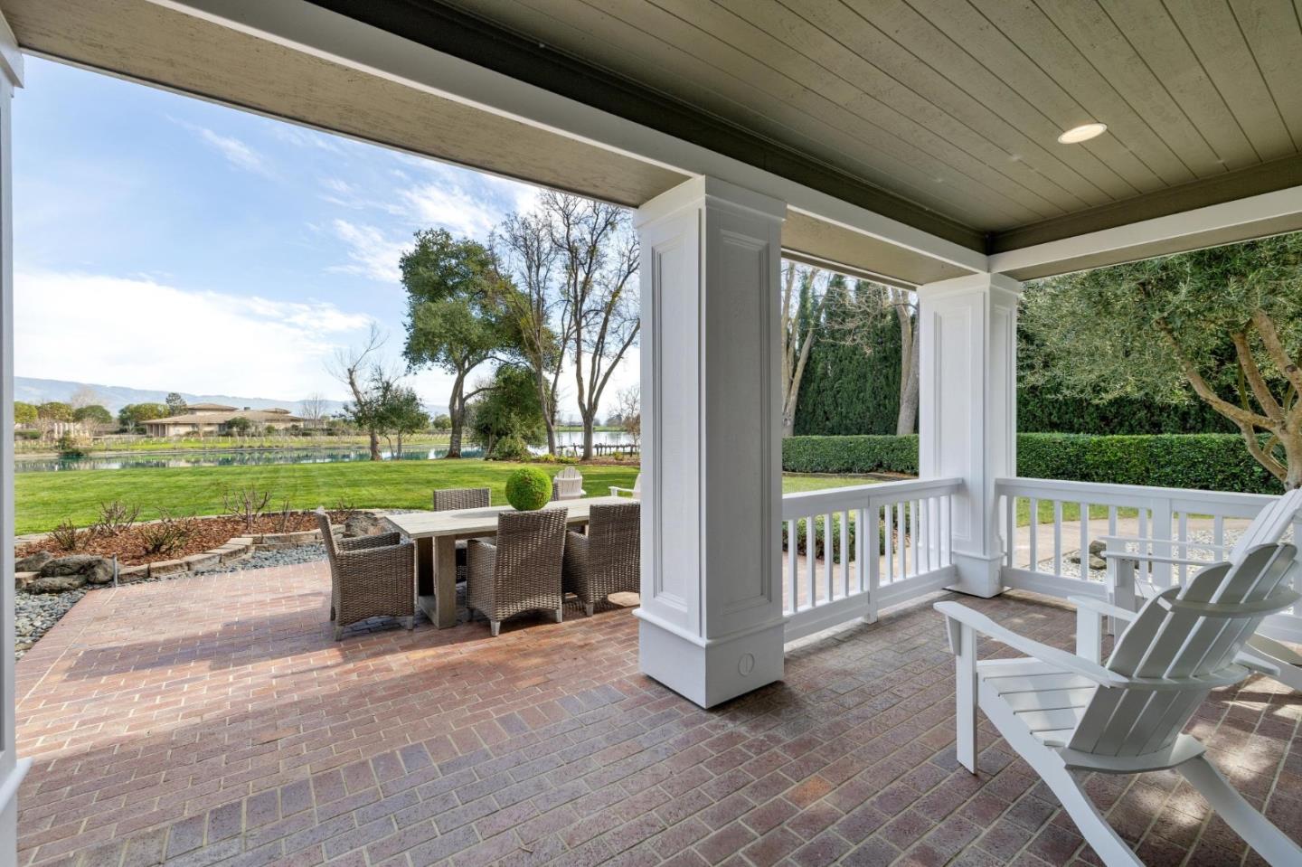 Detail Gallery Image 31 of 89 For 1450 Lakeview Ct, San Martin,  CA 95046 - 6 Beds | 5/1 Baths